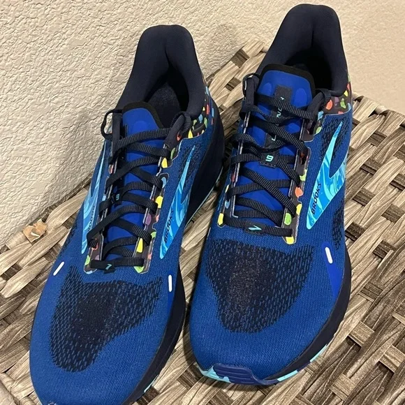 NWOT! Brooks Limited Edition Launch 9 Speed Blue w/poka dot running shoes - Picture 3 of 8
